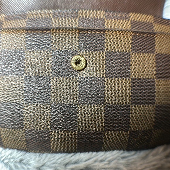 LOUIS VUITTON Portefeuille Alexandra Damier Ebene Tri-fold Wallet - Picture 6 of 17